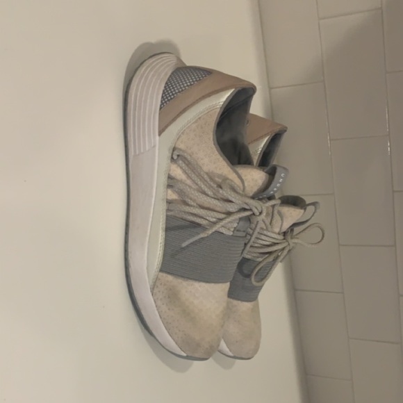 Under armour pink, grey, white runners - Picture 2 of 4